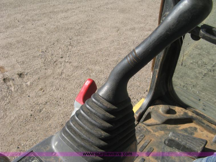 image for item L6339 2005 Komatsu PC200LC-7 excavator