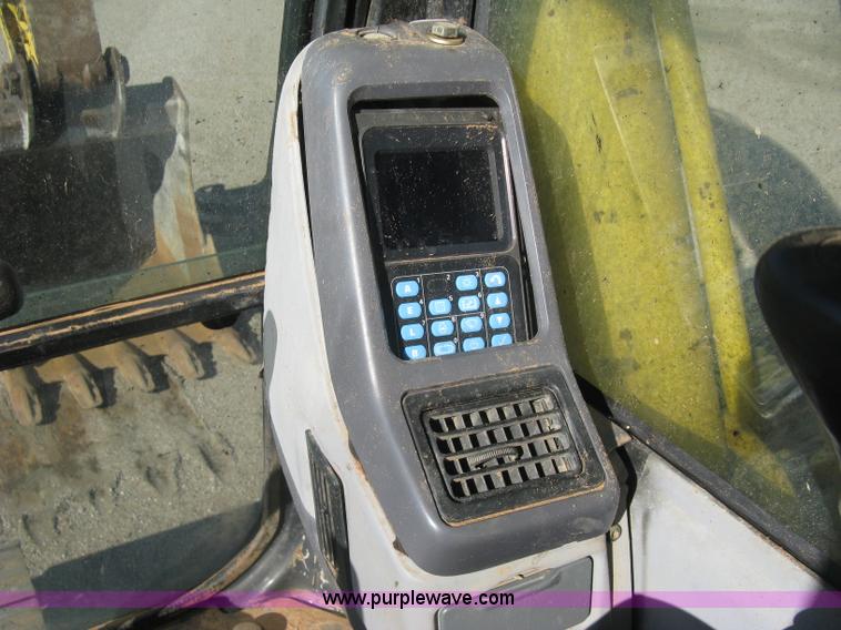 image for item L6339 2005 Komatsu PC200LC-7 excavator