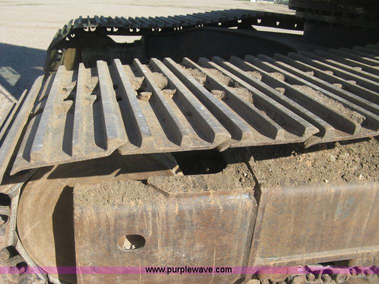 image for item L6339 2005 Komatsu PC200LC-7 excavator