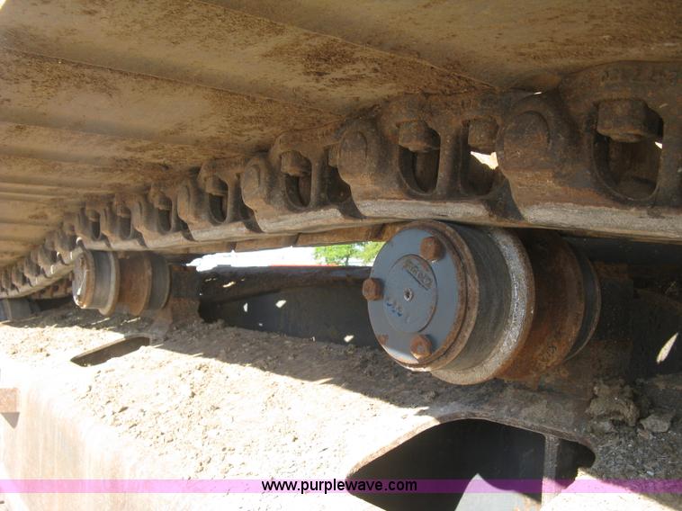 image for item L6339 2005 Komatsu PC200LC-7 excavator