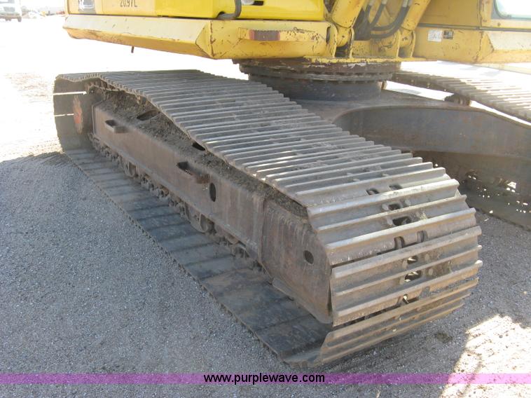 image for item L6339 2005 Komatsu PC200LC-7 excavator