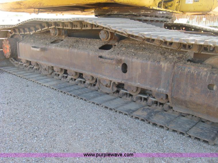 image for item L6339 2005 Komatsu PC200LC-7 excavator