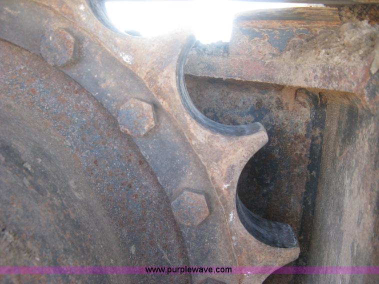image for item L6339 2005 Komatsu PC200LC-7 excavator
