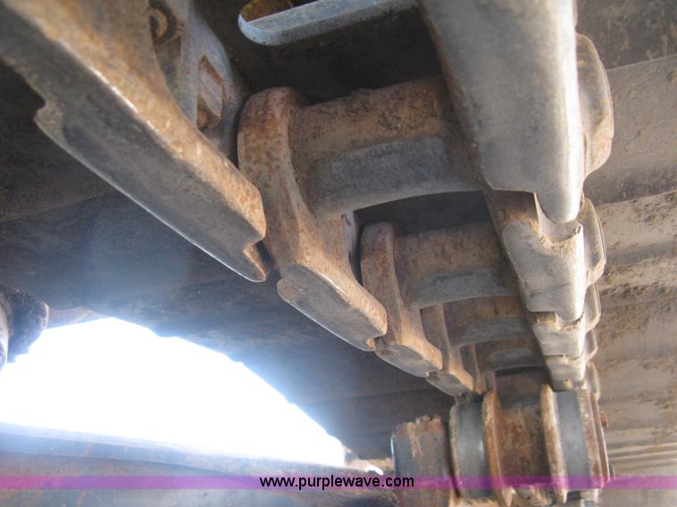 image for item L6339 2005 Komatsu PC200LC-7 excavator