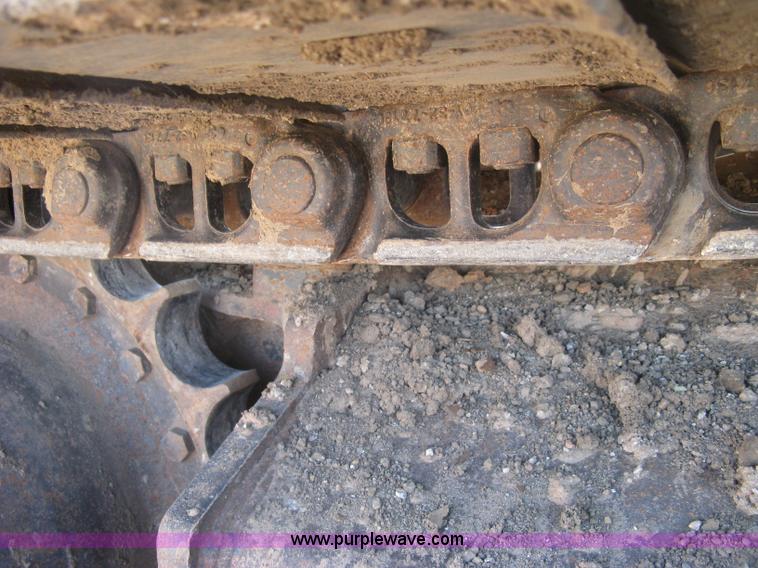 image for item L6339 2005 Komatsu PC200LC-7 excavator