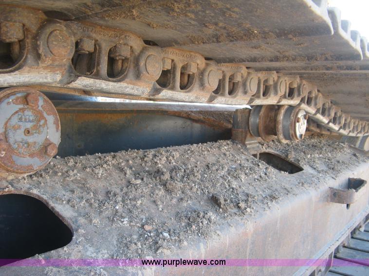 image for item L6339 2005 Komatsu PC200LC-7 excavator