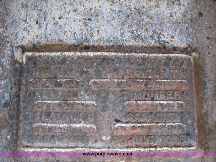 image for item L6339 2005 Komatsu PC200LC-7 excavator