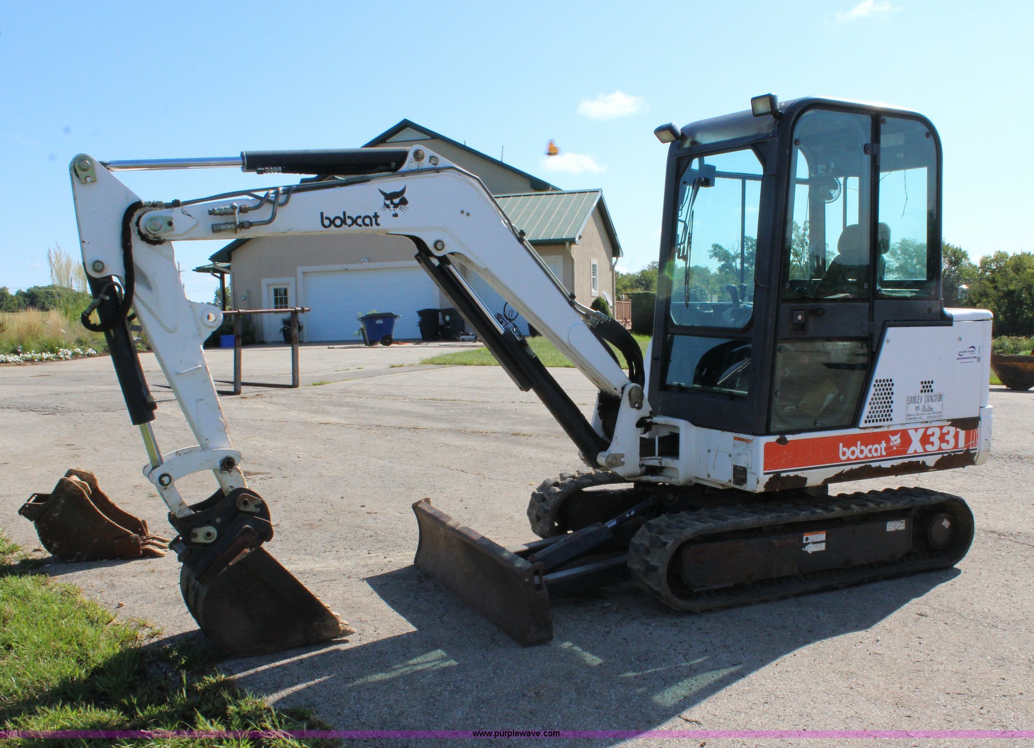 1999 Bobcat X331 compact excavator in Paola, KS Item J3703 sold