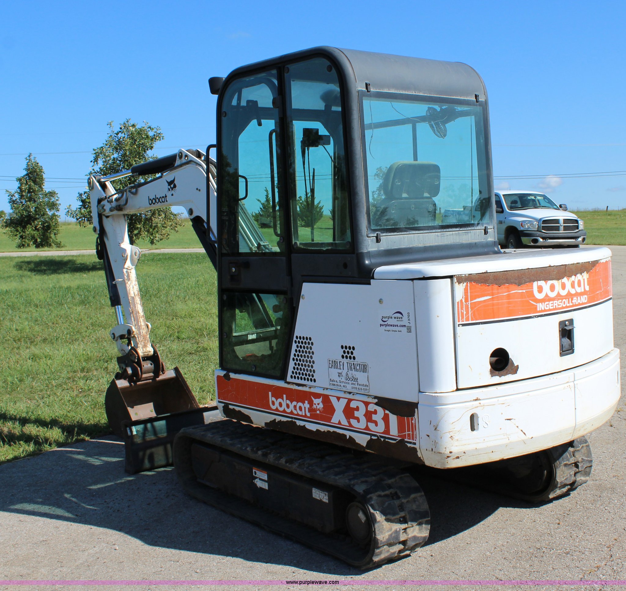 1999 Bobcat X331 compact excavator in Paola, KS Item J3703 sold