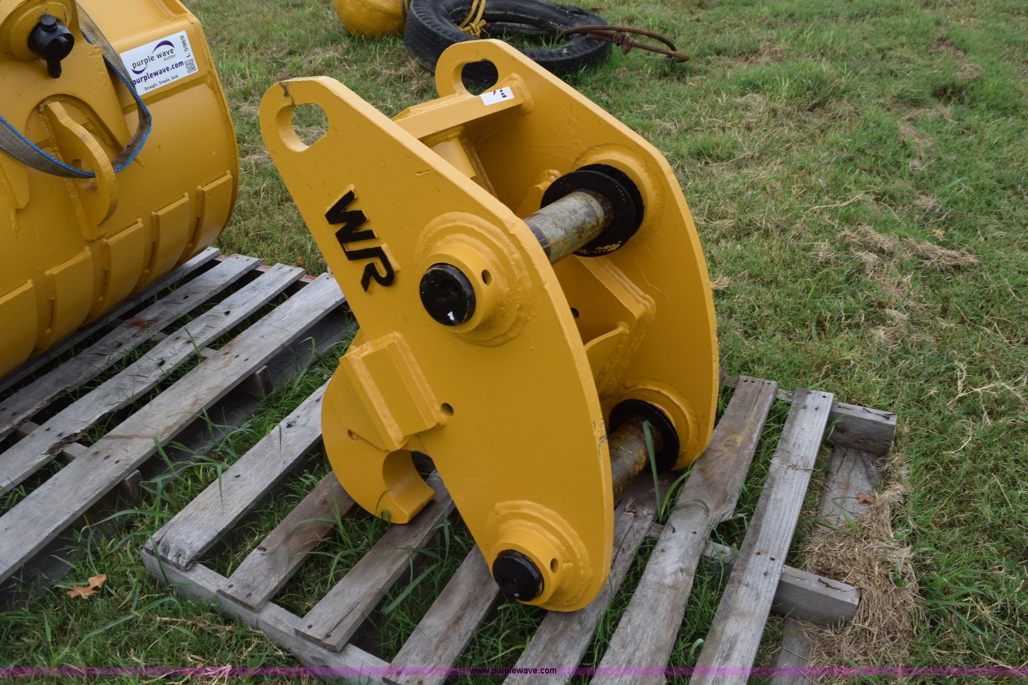 Wain Roy quick attachment in Greenville, TX Item L5970 sold Purple Wave