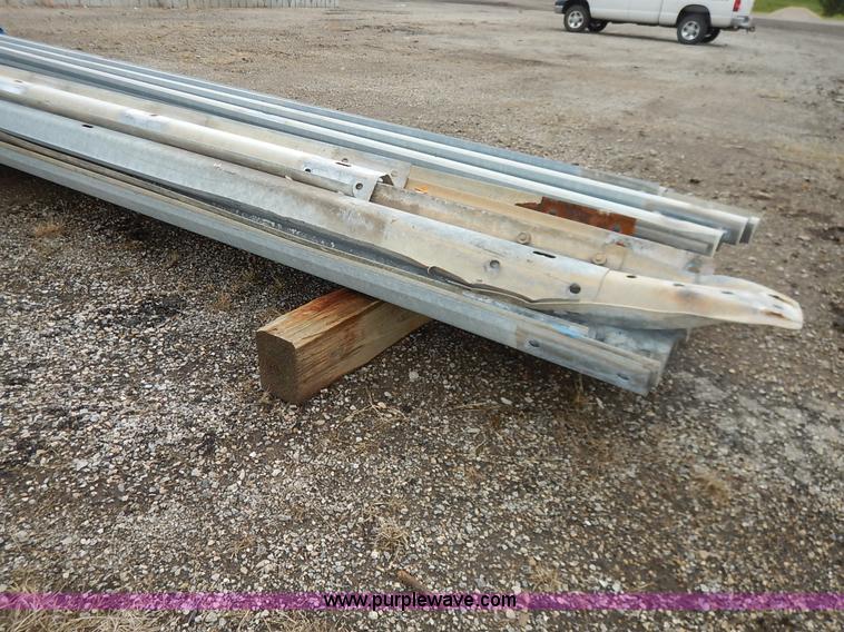 image for item D1722 (25) guard rail sections