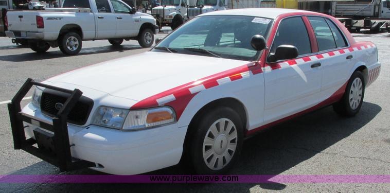 image for item J3630 2011 Ford Crown Victoria Police Interceptor