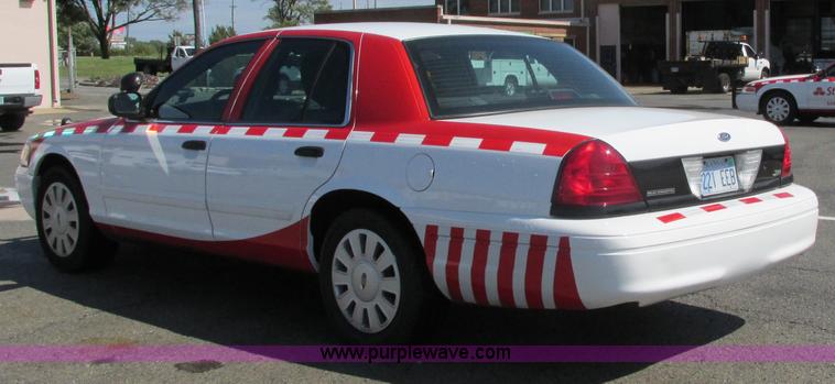 image for item J3630 2011 Ford Crown Victoria Police Interceptor