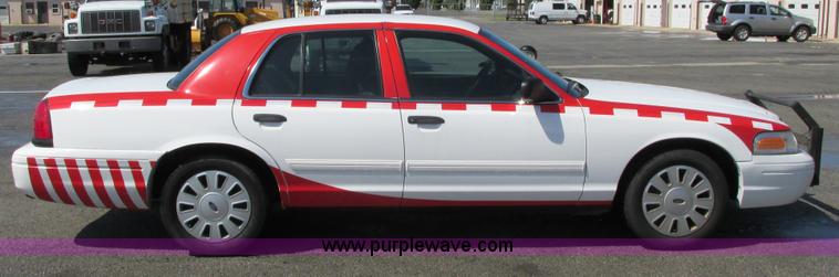 image for item J3630 2011 Ford Crown Victoria Police Interceptor