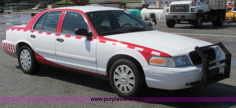 image for item J3630 2011 Ford Crown Victoria Police Interceptor