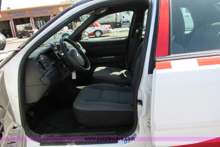 image for item J3630 2011 Ford Crown Victoria Police Interceptor