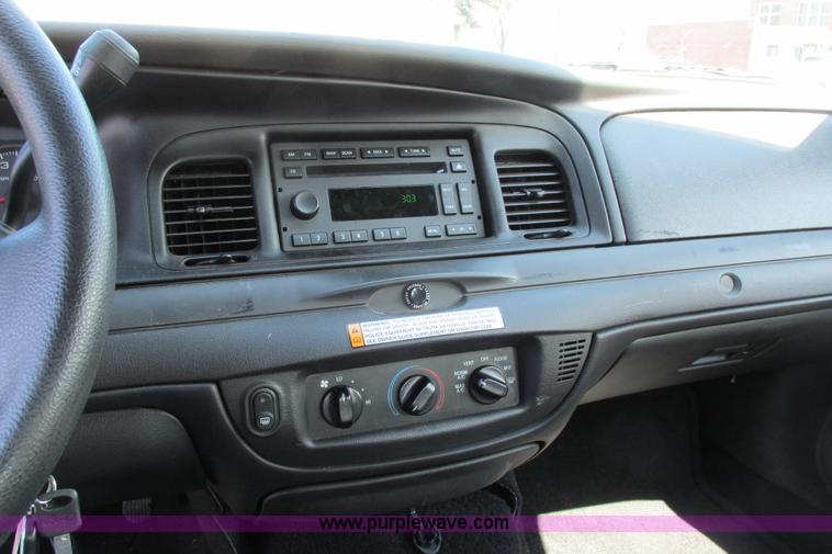 image for item J3630 2011 Ford Crown Victoria Police Interceptor