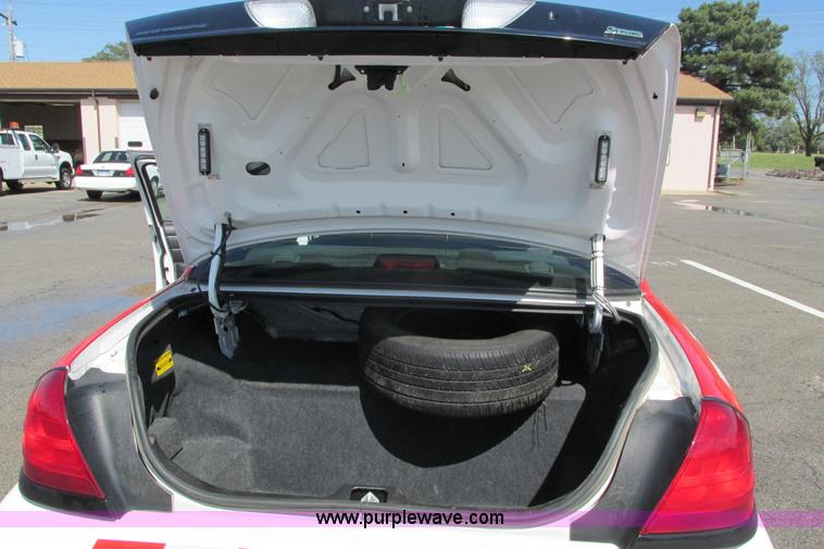 image for item J3630 2011 Ford Crown Victoria Police Interceptor