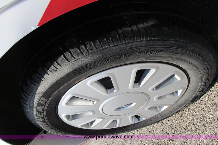 image for item J3630 2011 Ford Crown Victoria Police Interceptor