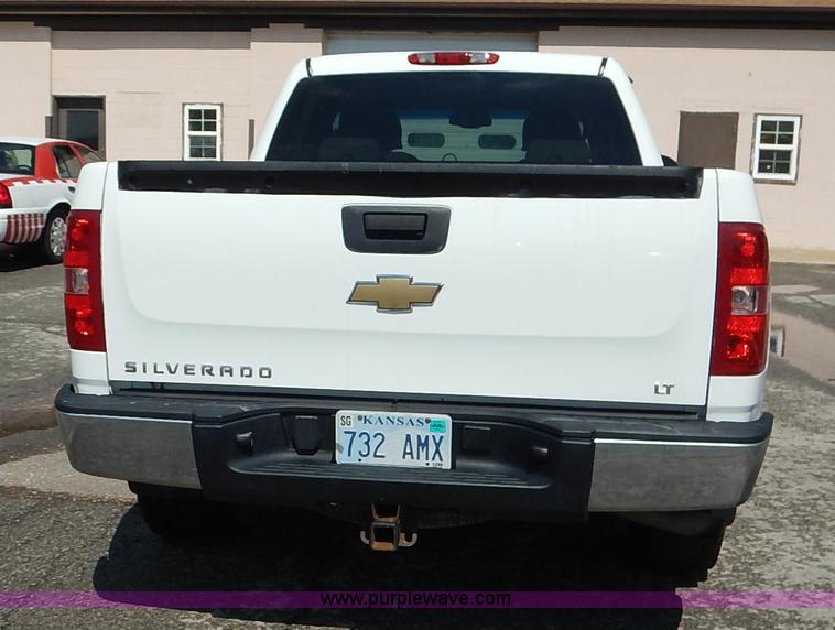 image for item J3631 2008 Chevrolet Silverado 1500 Crew Cab pickup truck