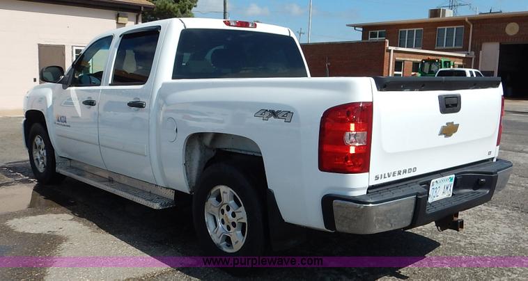 image for item J3631 2008 Chevrolet Silverado 1500 Crew Cab pickup truck