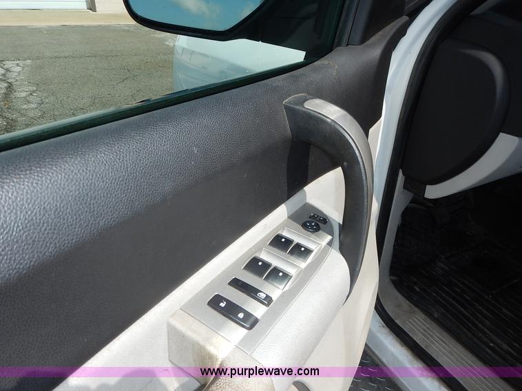 image for item J3631 2008 Chevrolet Silverado 1500 Crew Cab pickup truck