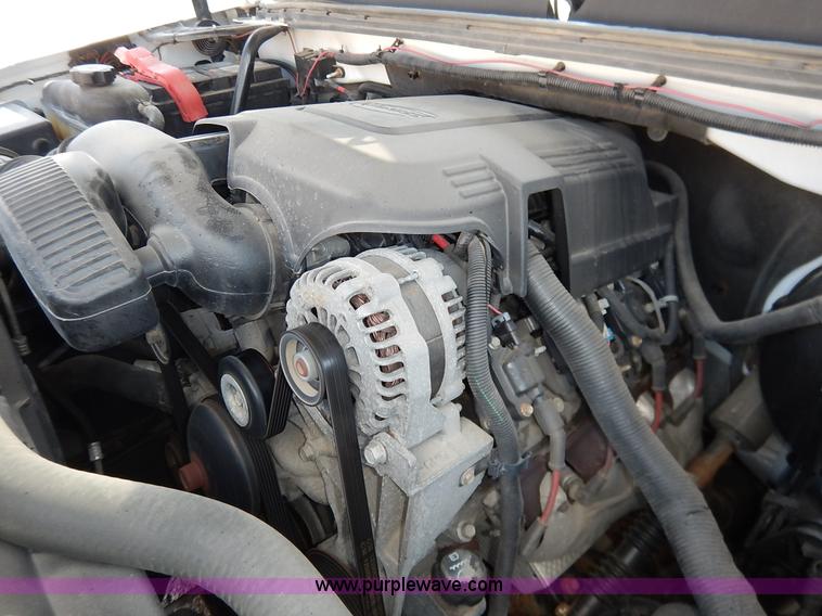 image for item J3631 2008 Chevrolet Silverado 1500 Crew Cab pickup truck