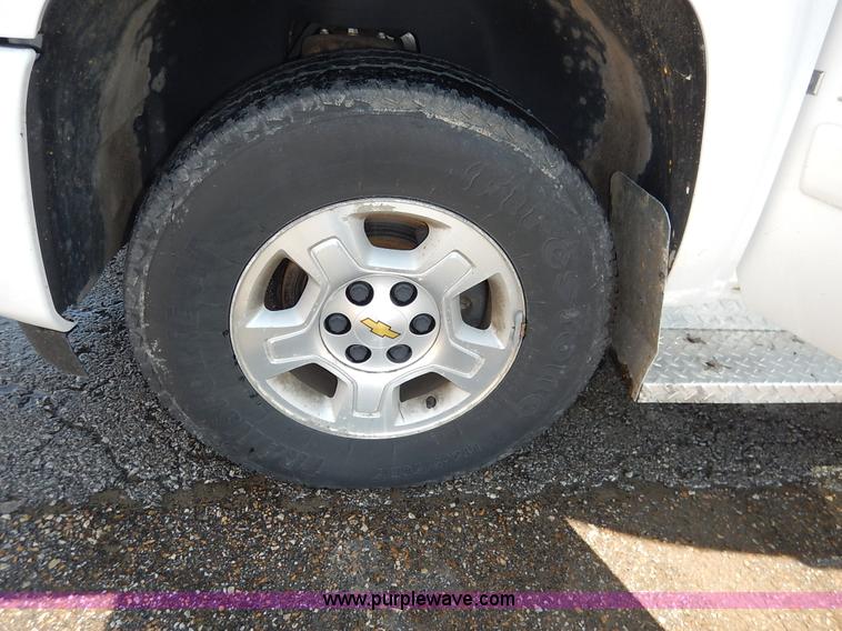 image for item J3631 2008 Chevrolet Silverado 1500 Crew Cab pickup truck