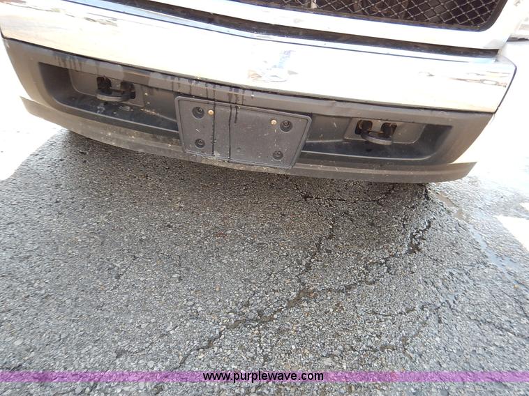 image for item J3631 2008 Chevrolet Silverado 1500 Crew Cab pickup truck