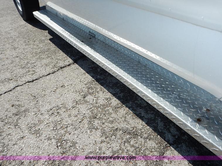 image for item J3631 2008 Chevrolet Silverado 1500 Crew Cab pickup truck