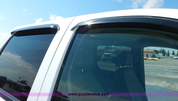 image for item J3631 2008 Chevrolet Silverado 1500 Crew Cab pickup truck