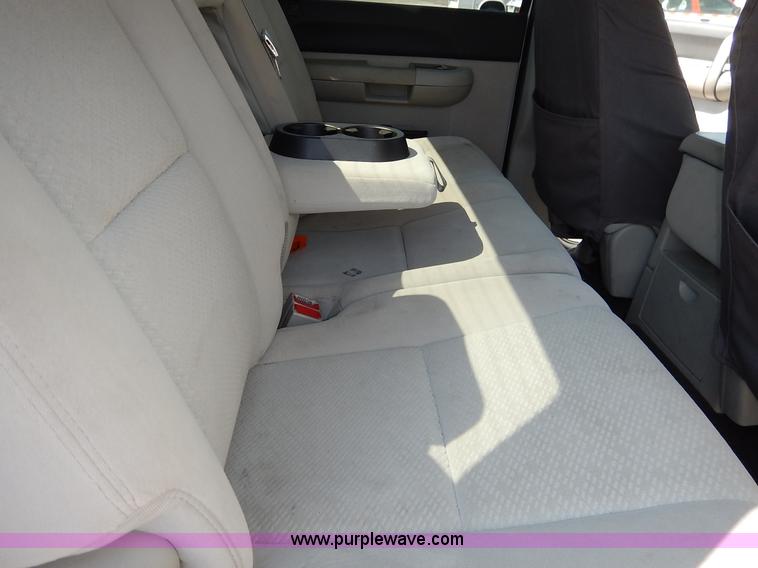 image for item J3631 2008 Chevrolet Silverado 1500 Crew Cab pickup truck