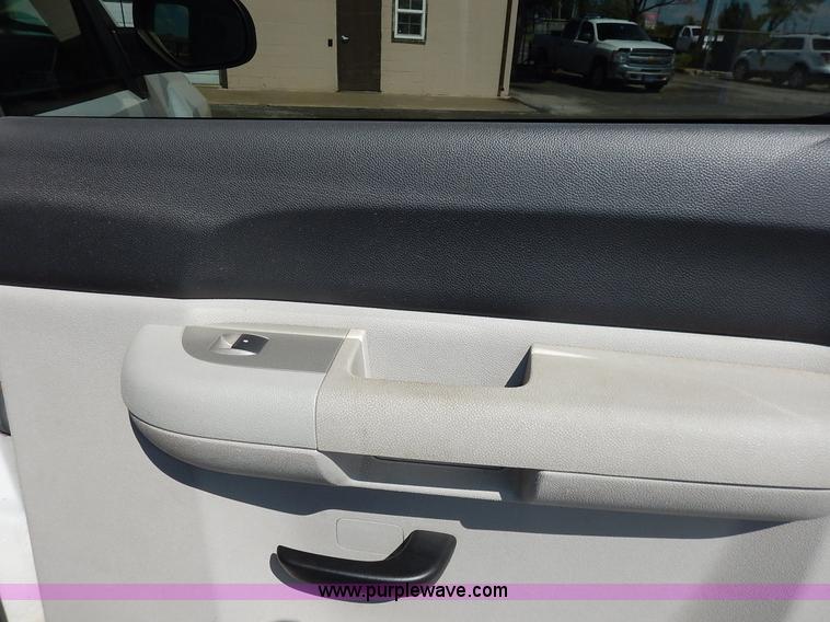 image for item J3631 2008 Chevrolet Silverado 1500 Crew Cab pickup truck