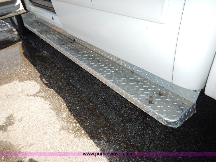 image for item J3631 2008 Chevrolet Silverado 1500 Crew Cab pickup truck