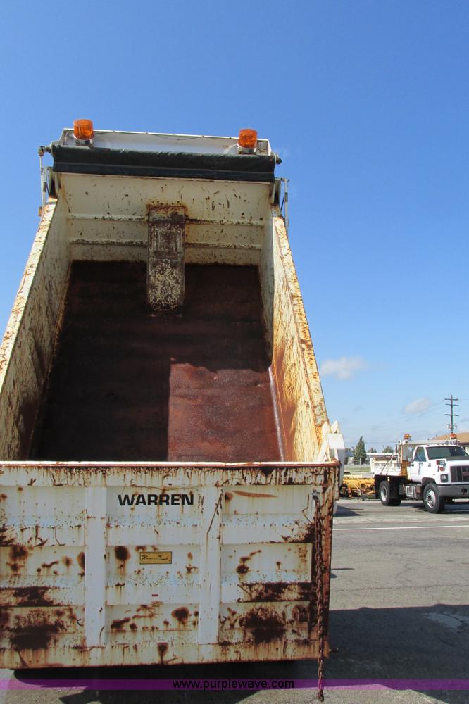 image for item J3632 2001 International 4900 dump truck