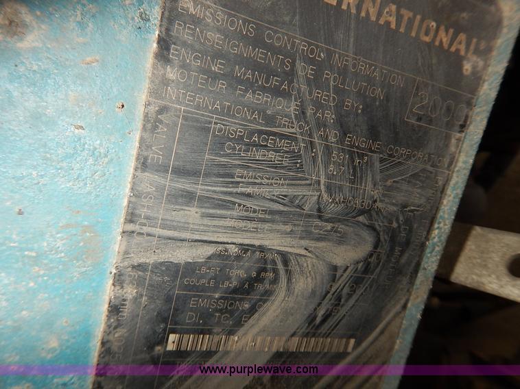 image for item J3632 2001 International 4900 dump truck