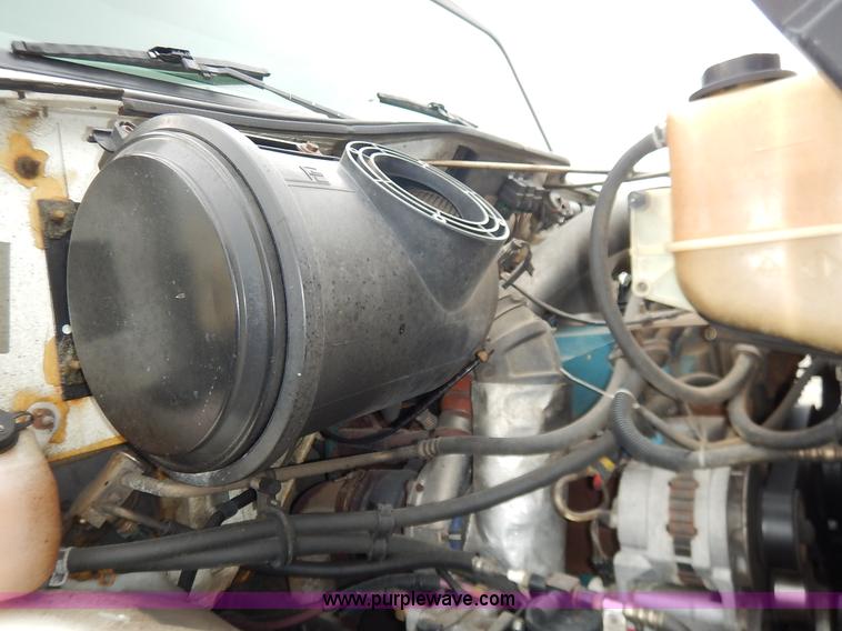 image for item J3632 2001 International 4900 dump truck