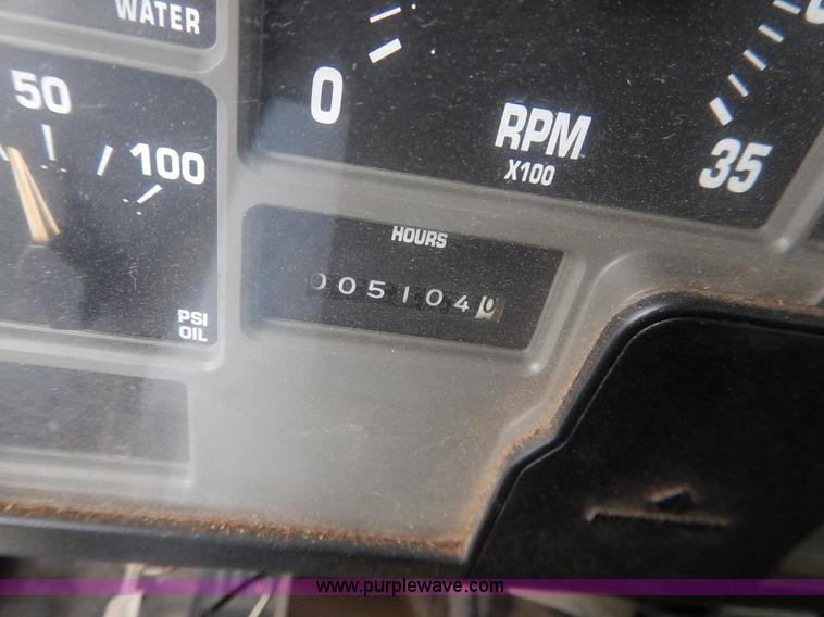 image for item J3634 2001 International 4900 dump truck