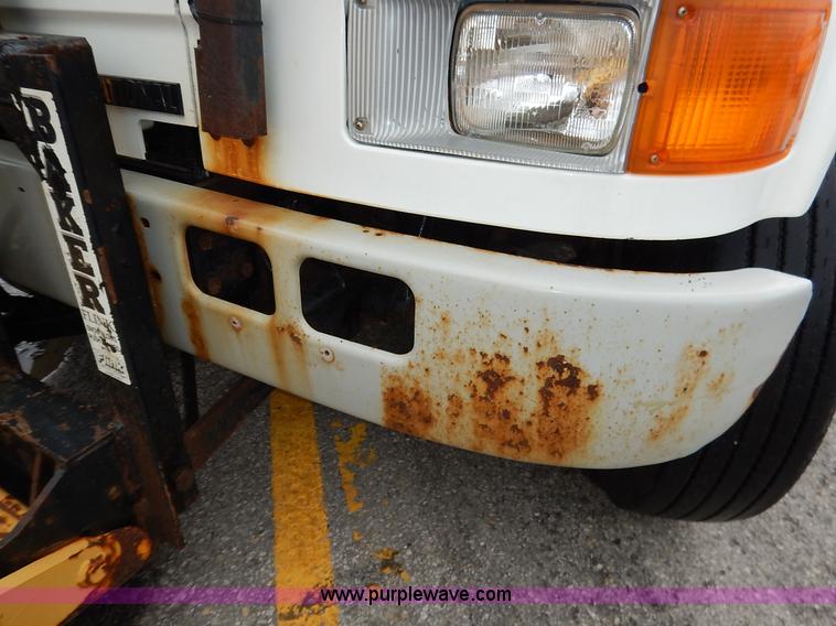 image for item J3634 2001 International 4900 dump truck