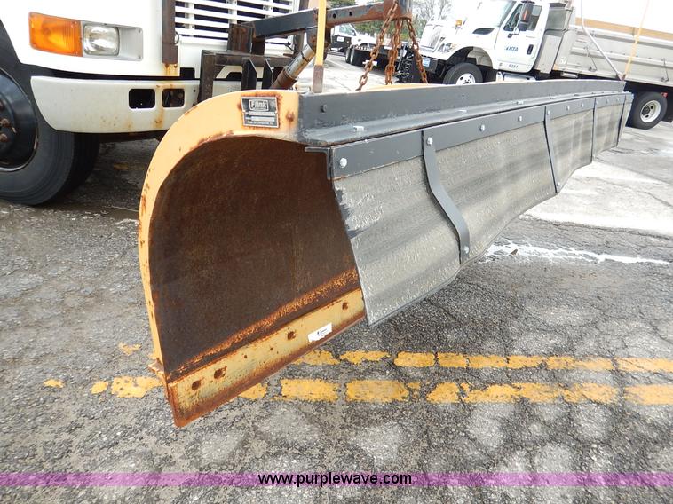 image for item J3634 2001 International 4900 dump truck