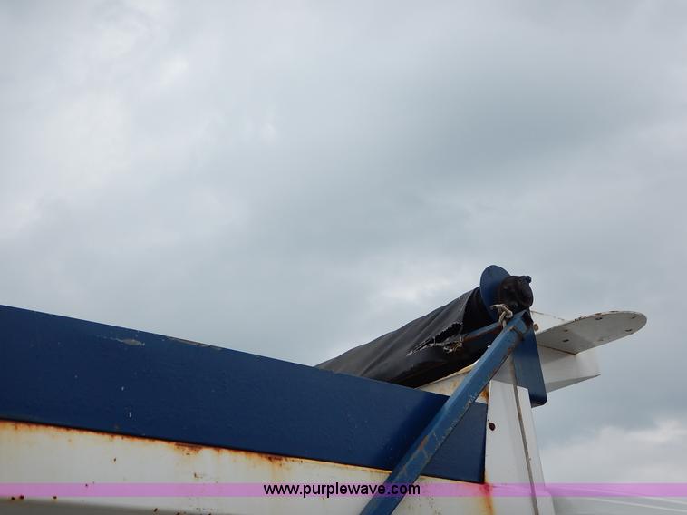 image for item J3634 2001 International 4900 dump truck