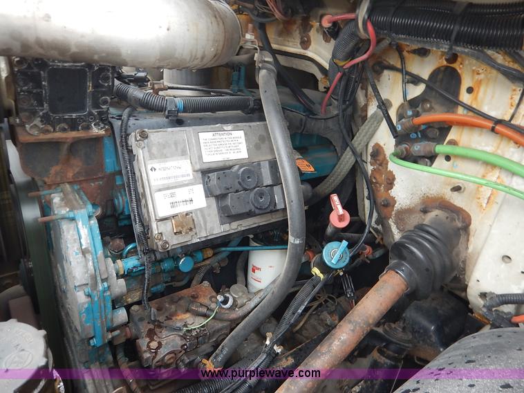 image for item J3634 2001 International 4900 dump truck