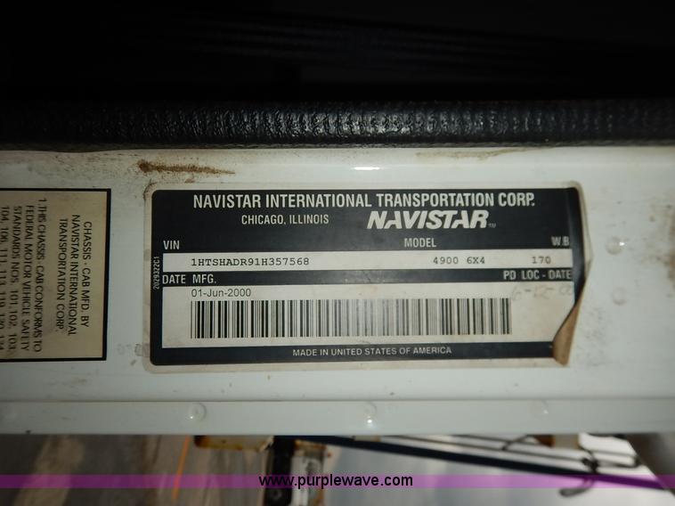 image for item J3634 2001 International 4900 dump truck