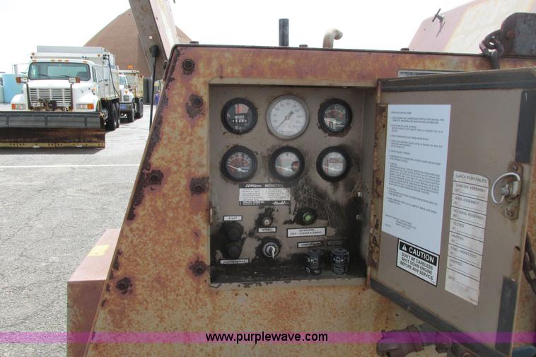 image for item J3642 1992 Leroi 185 air compressor