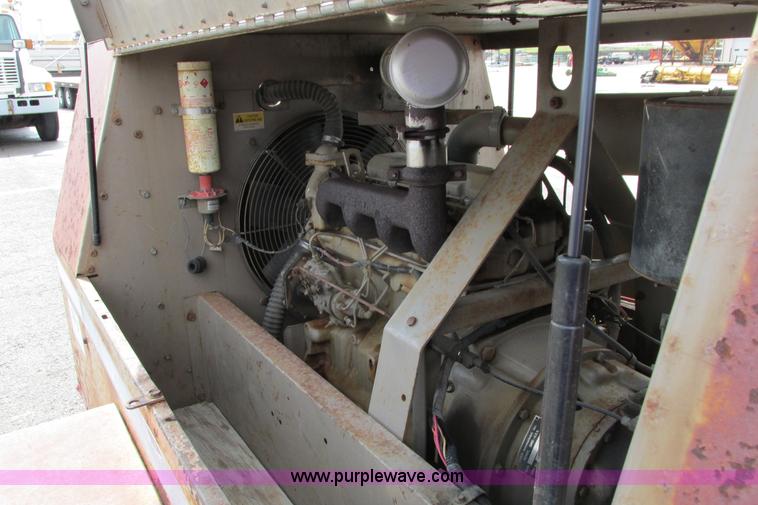 image for item J3642 1992 Leroi 185 air compressor