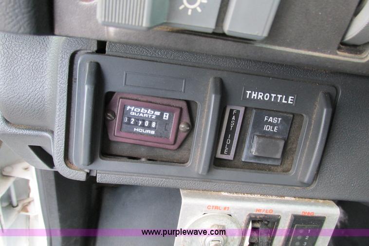 image for item J3645 2002 GMC C7500 dump truck