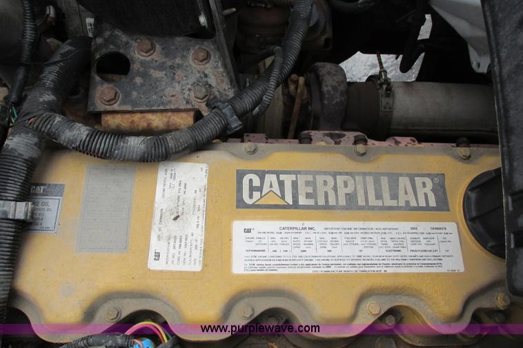 image for item J3645 2002 GMC C7500 dump truck