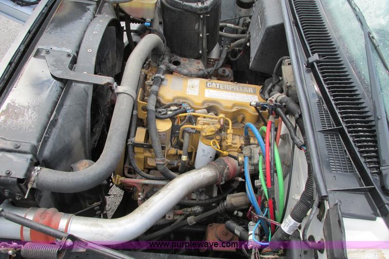 image for item J3645 2002 GMC C7500 dump truck