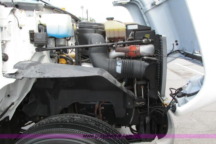 image for item J3645 2002 GMC C7500 dump truck