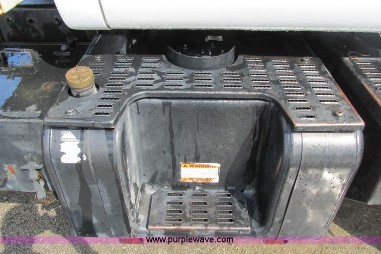 image for item J3645 2002 GMC C7500 dump truck